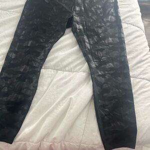 Simply Vera Wang black on black camo leggings. NWT